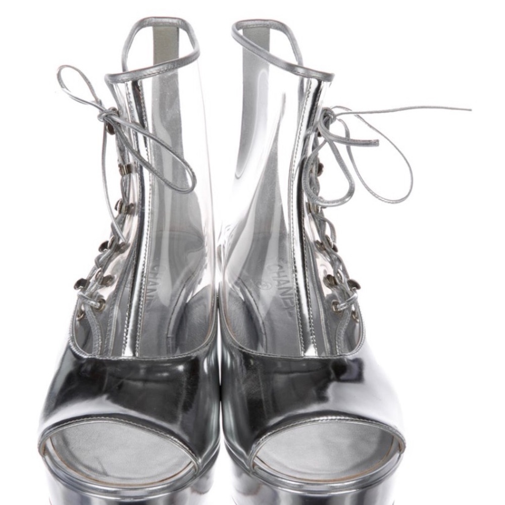 Shoes - Picture 3 of 9